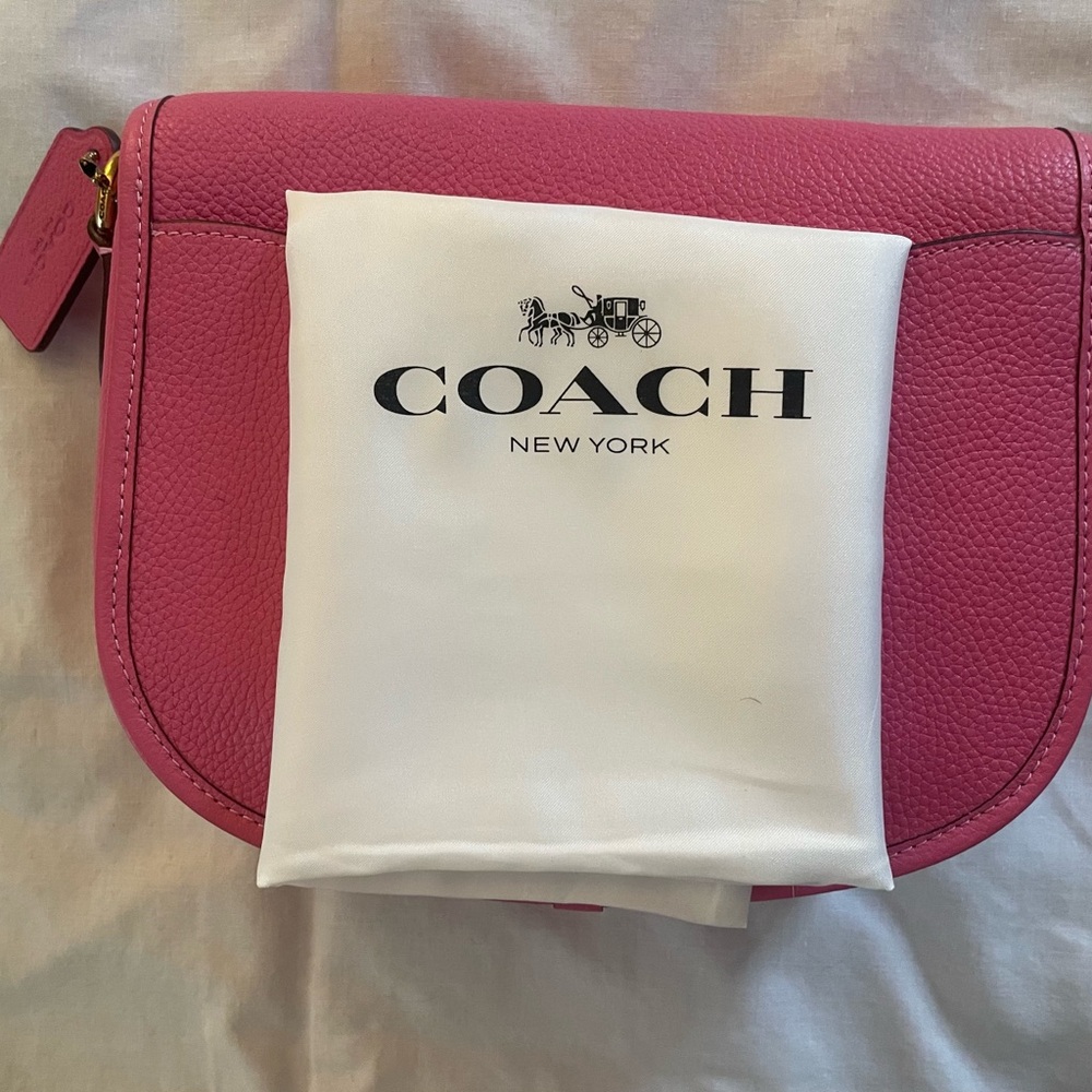 Pink Leather COACH Crossbody Bag NWT in mint condition. - Picture 4 of 14